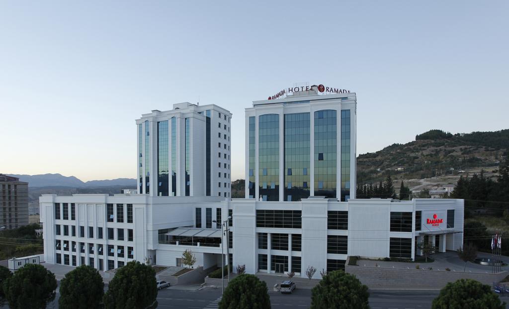 Hotel Ramada Plaza By Wyndham Kahramanmaraş Extérieur photo